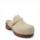 Suede clogs με Τρούκς Μπέζ