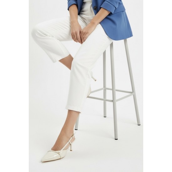 Λευκές Λουστρίνι Slingback Γόβες με Λεπτό Τακούνι