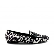 Flat animal print moccasins 