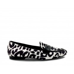 Flat animal print moccasins 