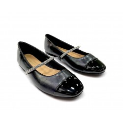Ballet Flats with strap in Black