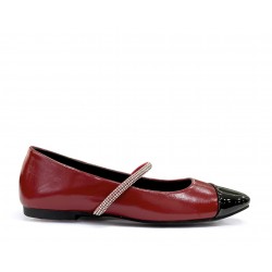 Ballet Flats with strap in Burgundy