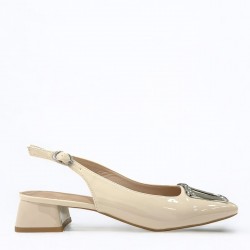 Patent leather slingback pumps in Beige