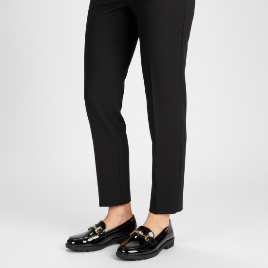 Γυναικεία Μοκασίνια Λουστρίνι Μαύρα με Χρυσή Αγκράφα