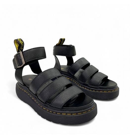 Flatform Sandals with straps in Black