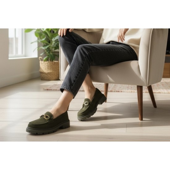 Suede Loafers με Chunky Σόλα και Διακοσμητική Αλυσίδα–Πράσινο
