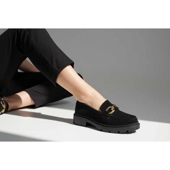 Suede Loafers με Chunky Σόλα και Διακοσμητική Αλυσίδα–Μαύρο