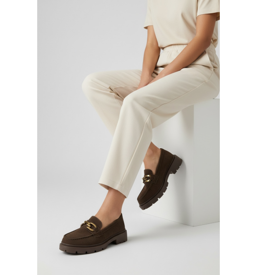 Suede Loafers με Chunky Σόλα και Διακοσμητική Αλυσίδα–Καφέ