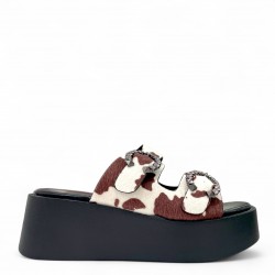 Πλατφόρμες με τοκάδες και πέτρες σε Καφέ Cow print