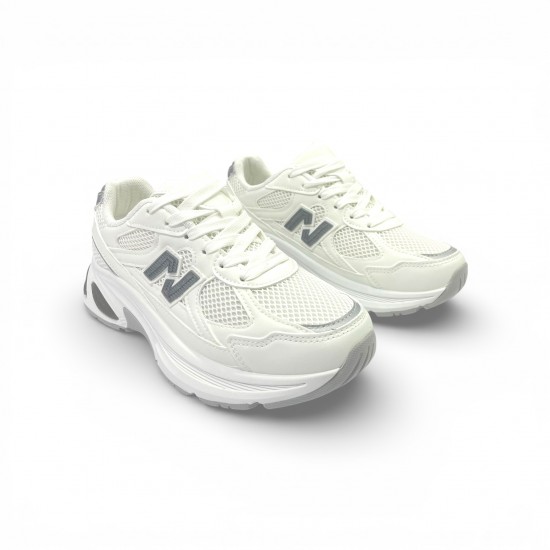 Γυναικέια Sneakers σε Λευκό με Ασημί Λεπτομέρειες