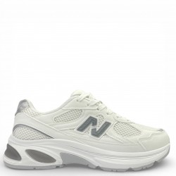 Γυναικέια Sneakers σε Λευκό με Ασημί Λεπτομέρειες