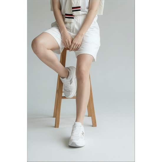 Γυναικέια Sneakers σε Λευκό με Ασημί Λεπτομέρειες