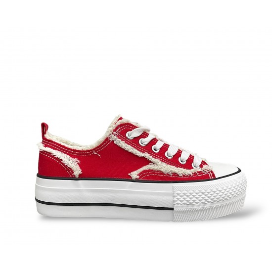Low top canvas sneakers in Red
