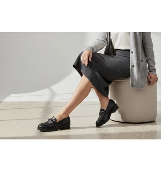 Κλασικά Δερμάτινα Μοκασίνια με Χοντρό Τακούνι & Αγκράφα