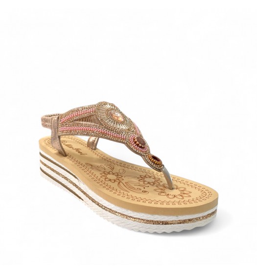 Thong platform sandals in Champagne