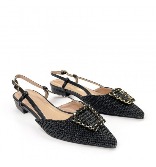 Pointed flat pumps in Black