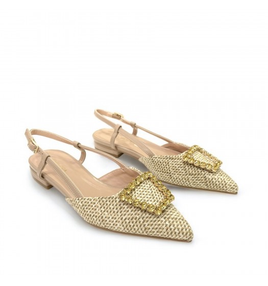 Pointed flat pumps in Biege