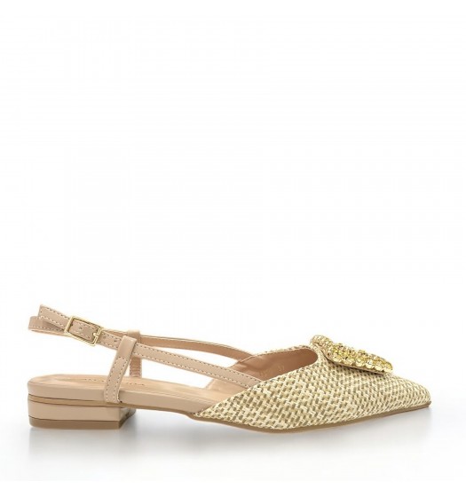 Pointed flat pumps in Biege