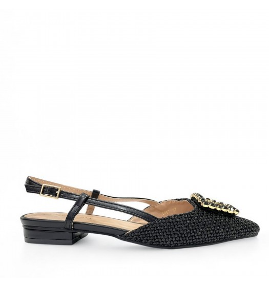 Pointed flat pumps in Black