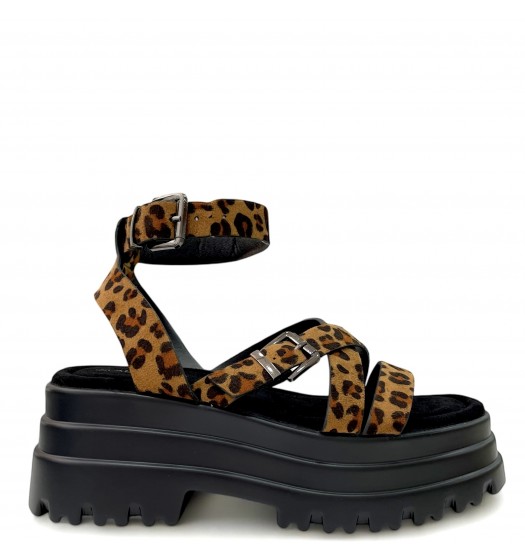 Flatform Sandals with buckled straps in Leopard