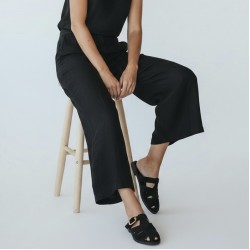 Suede Mules με Χρυσή Αγκράφα & Fisherman Σχέδιο-Μαύρο