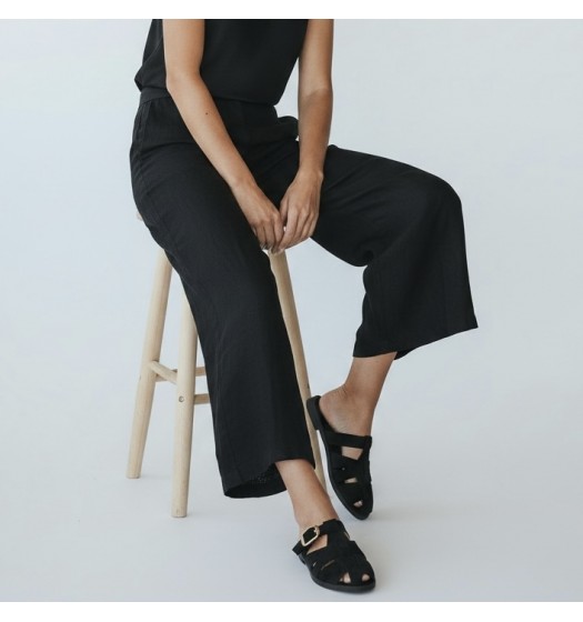 Suede Mules με Χρυσή Αγκράφα & Fisherman Σχέδιο-Μαύρο