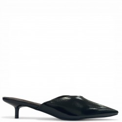Δερμάτινα Mule με Μυτερή Μύτη και Kitten Heel - Μαύρο