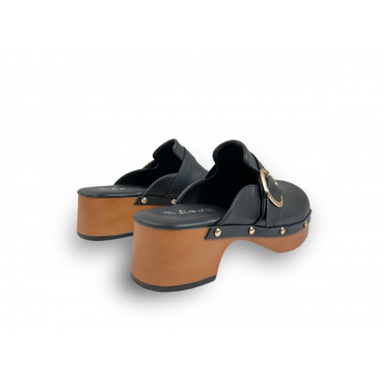 Clogs με τρούκς και λουράκι Μαύρο