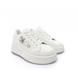 Δίπατα Sneakers με διακοσμητική καρφίτσα σε Ασημί
