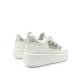 Δίπατα Sneakers με διακοσμητική καρφίτσα σε Ασημί