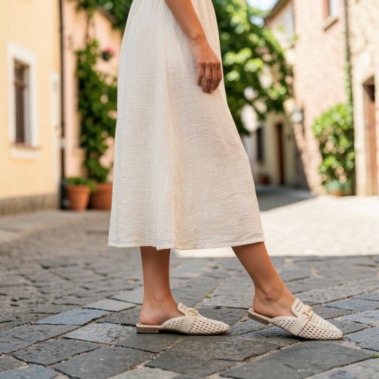 Γυναικεία Mules με Πλέξη και Μεταλλική Αγκράφα - Μπέζ