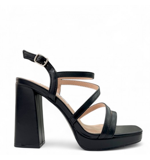 Strappy Block heel Sandals in Black