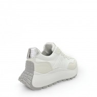 Contrasting Sneakers in White/Silver