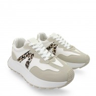 Contrasting Sneakers in Beige