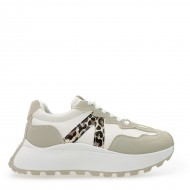 Contrasting Sneakers in Beige