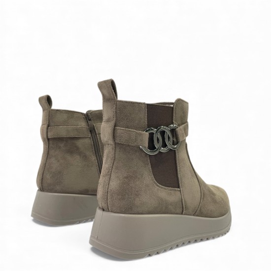 Μποτάκι Suede Taupe με Πλατφόρμα & Ασημένια Αγκράφα