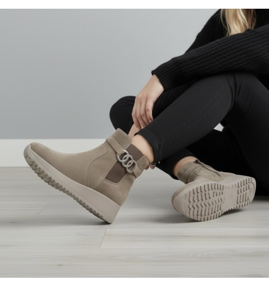 Μποτάκι Suede Taupe με Πλατφόρμα & Ασημένια Αγκράφα