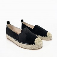 Flat Espadrilles in Black