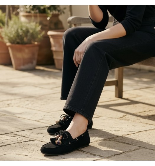 Γυναικεία Suede Μοκασίνια με Ethnic Λεπτομέρειες & Χάντρες – Μαύρο