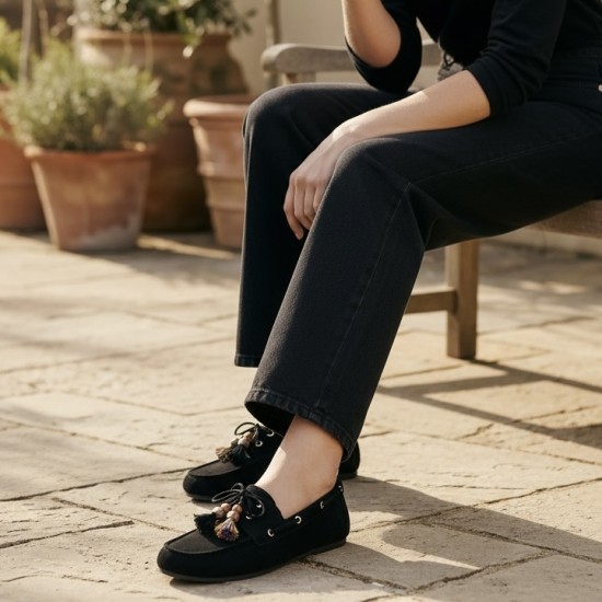 Γυναικεία Suede Μοκασίνια με Ethnic Λεπτομέρειες & Χάντρες – Μαύρο