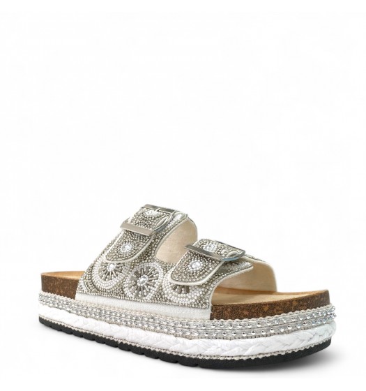 Flatform παντόφλες με boho διακοσμητικά σε Λευκό