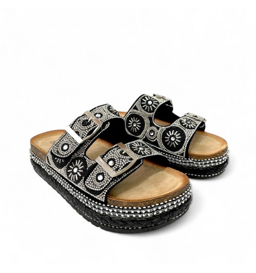 Flatform παντόφλες με boho διακοσμητικά σε Μαύρο