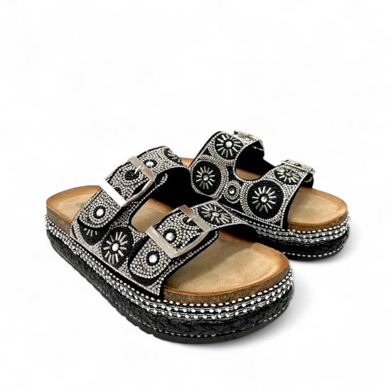 Flatform παντόφλες με boho διακοσμητικά σε Μαύρο
