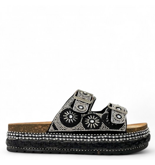 Flatform παντόφλες με boho διακοσμητικά σε Μαύρο