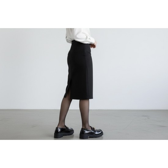 Γυναικεία Loafers Λουστρίνι με Chunky Σόλα και Χρυσή Αλυσίδα - Μαύρο