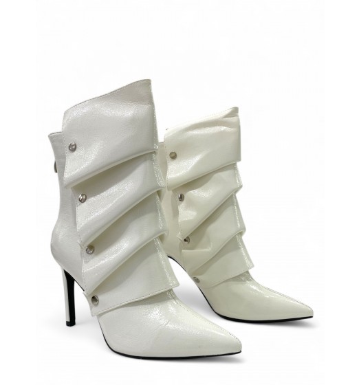 Λευκά Ankle boots με κουμπωτή φάσα