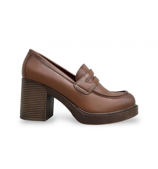 Heeled loafers in Camel