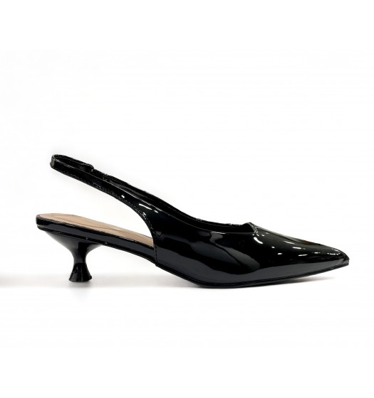 Pointed Slingback patent leather pumps in Black