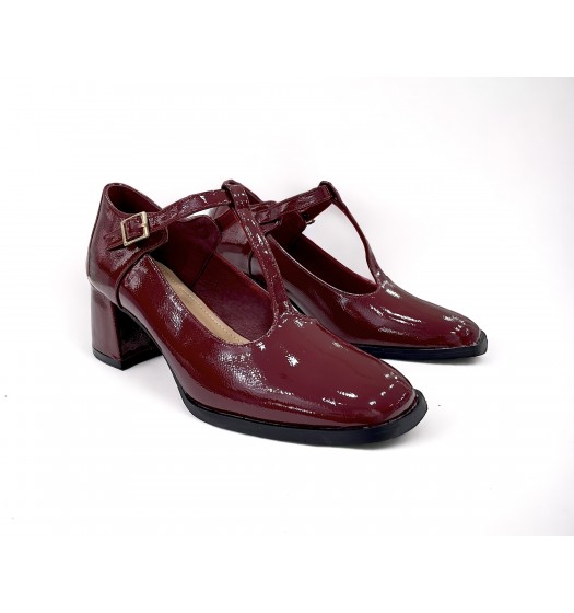 T-Strap Mary Jane pumps in Burgundy
